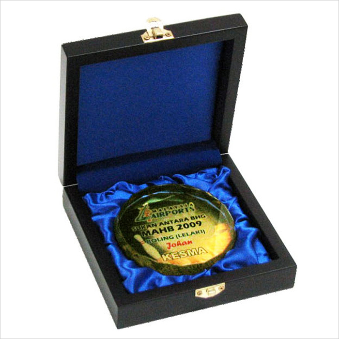 8118 - Songket Wooden Box With Crystal Medal