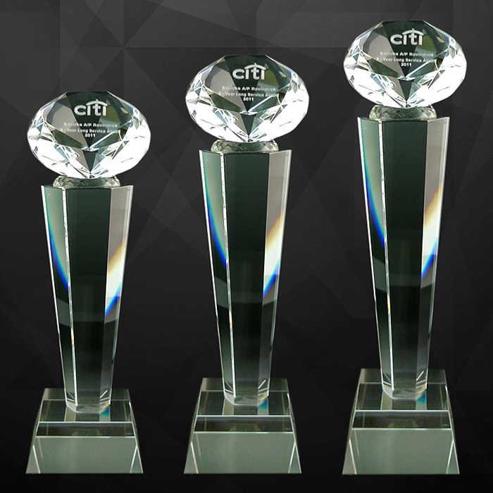 9095 - Exclusive Crystal Diamond Trophy