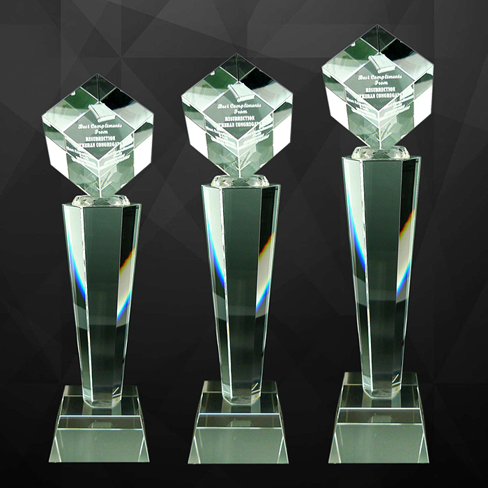 9096 - Exclusive Crystal Cube Trophy