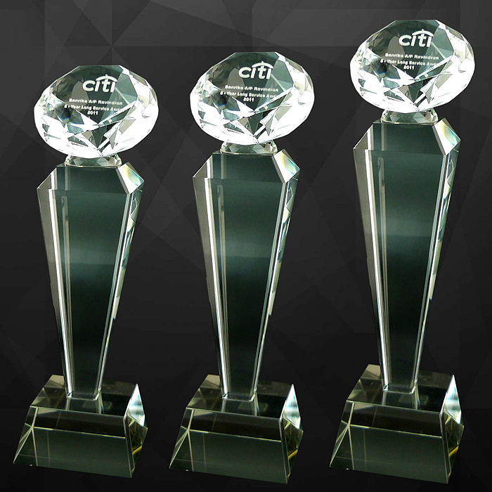 9100 - Exclusive Crystal Diamond Trophy