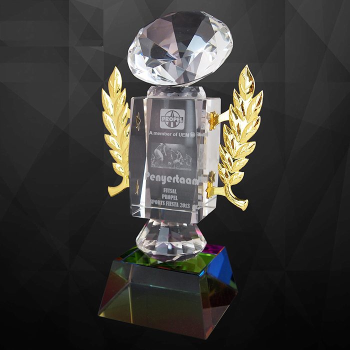 9110 - Exclusive Crystal Diamond Trophy