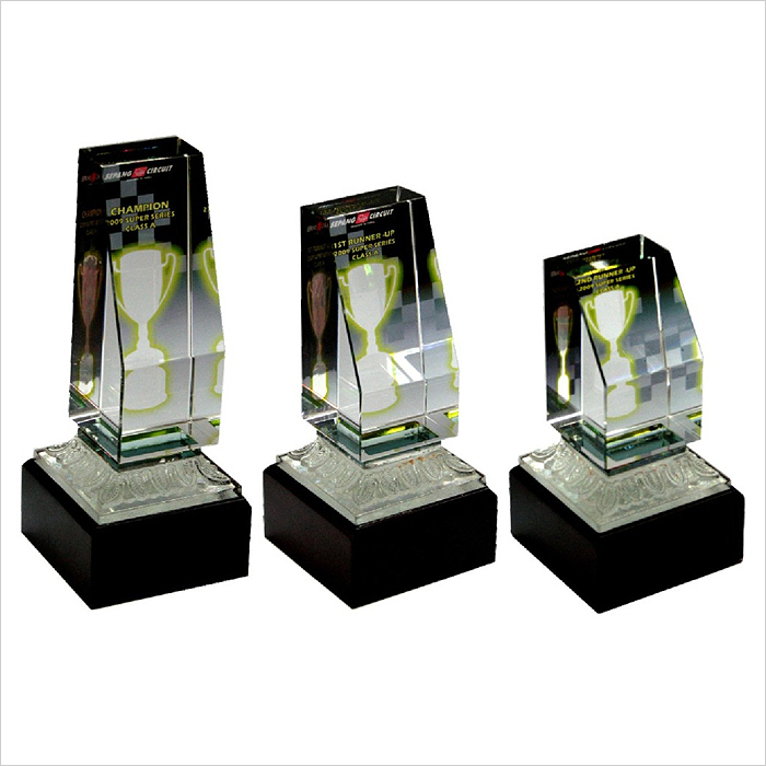 8072 - Exclusive Crystal Glass Awards