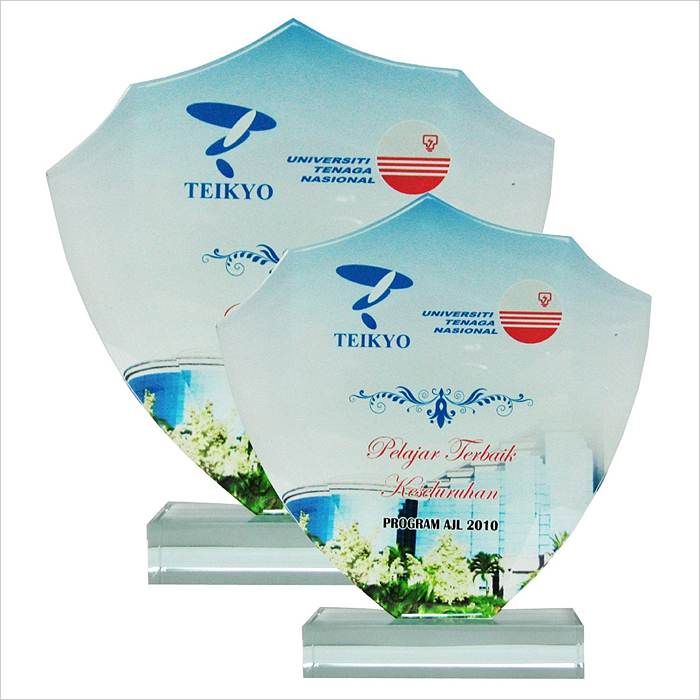 8136 - Exclusive Crystal Glass Awards