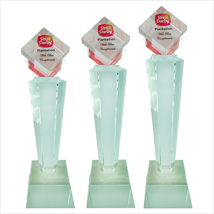 8188 - Exclusive Crystal Glass Awards