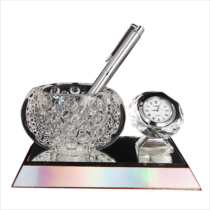 8214 - Crystal Bowl With Clock