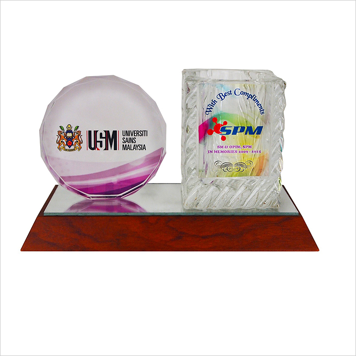 8281 - Crystal Pen Holder & Crystal Medal