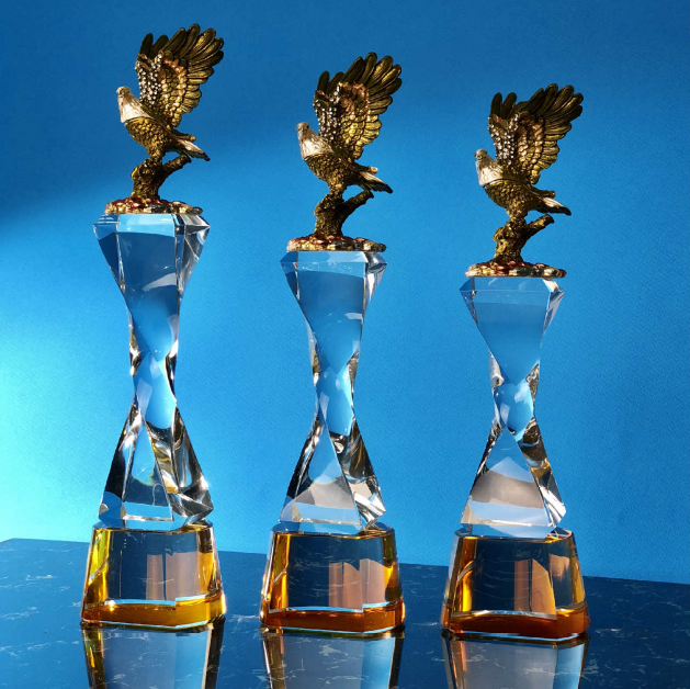 8333 - Color Crystal Award