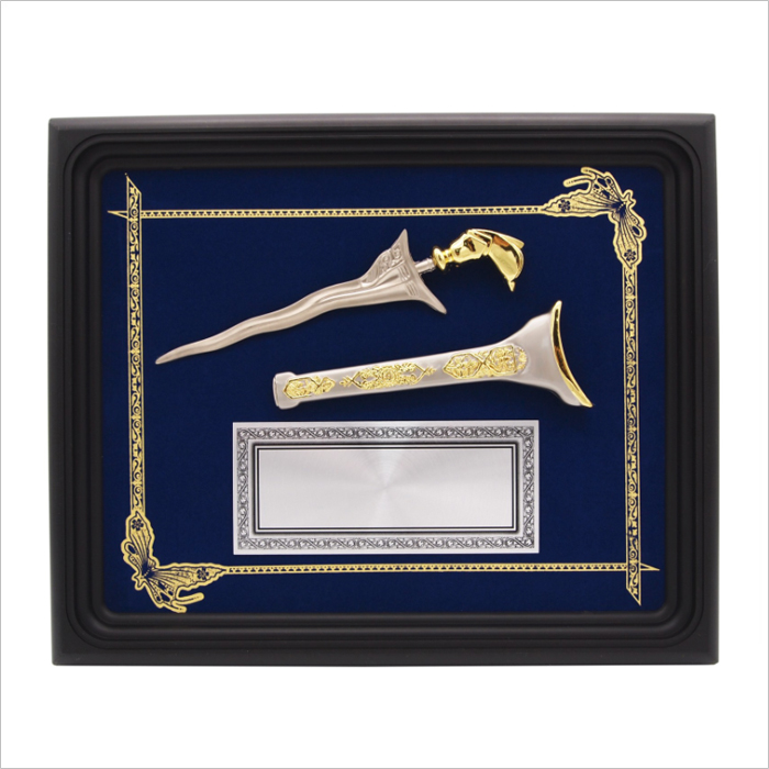 Keris In Small Frame With Gold Line - Keris In Small Frame With Gold Line