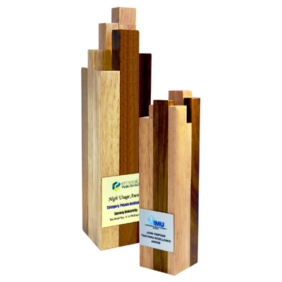 7661 - Wooden Plaque & Trophy
