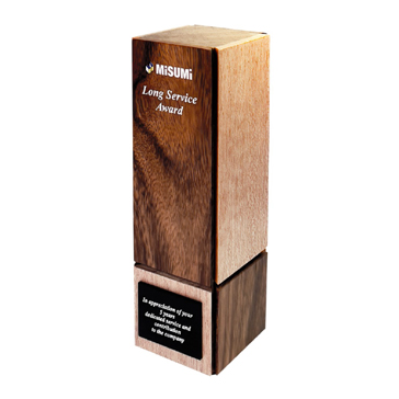 7662 - Wooden Plaque & Trophy
