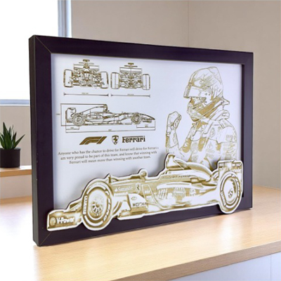 7739 - Wooden Plaque & Trophy