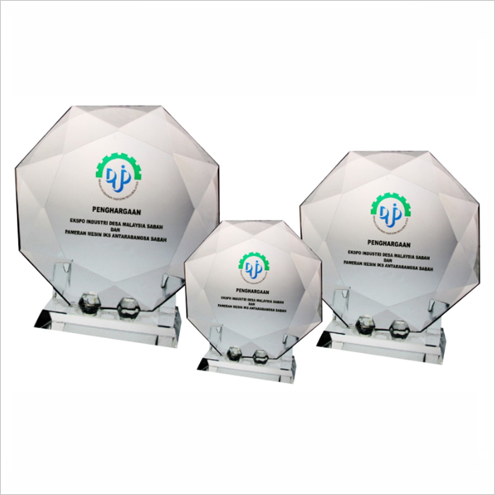 8025 - Exclusive Crystal Glass Award