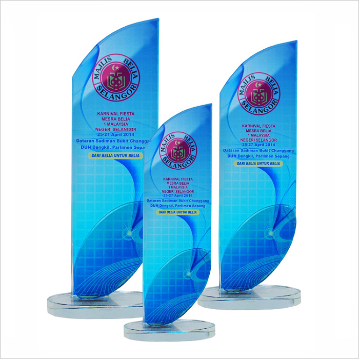 8222 - Exclusive Crystal Glass Awards