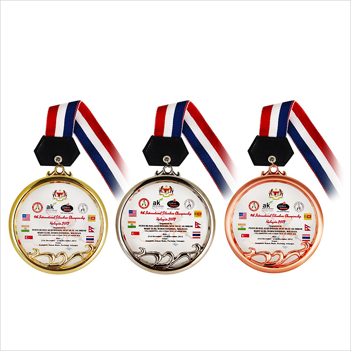 8138 - Crystal Hanging Medal